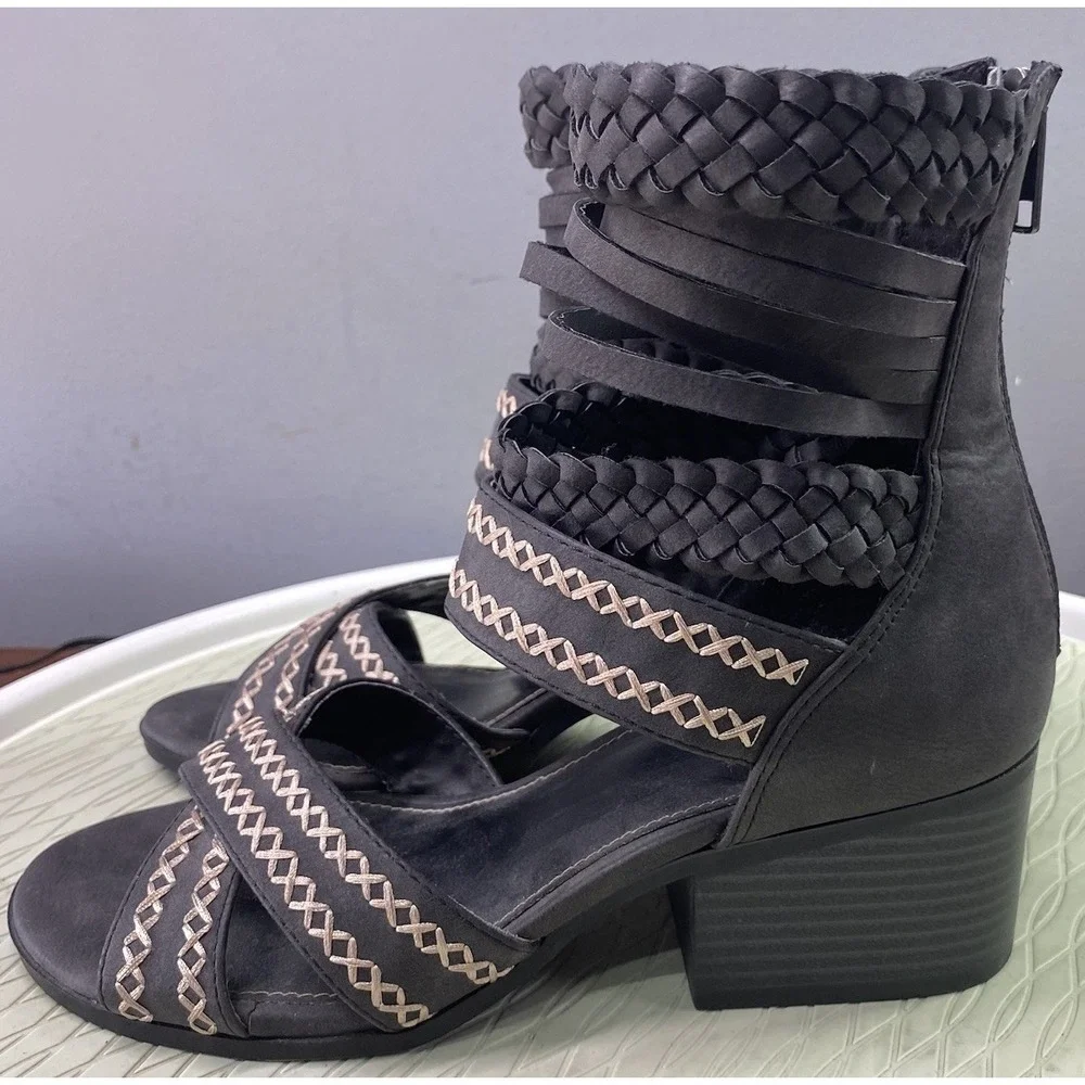 Maurices Women's Erin Strappy Dressy Gladiator Black/Gray Sandals Back-Zip 7 NEW